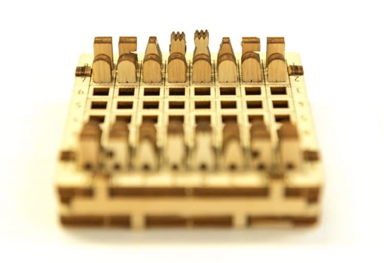 Drewniana gra podróżna Szachy.jpg