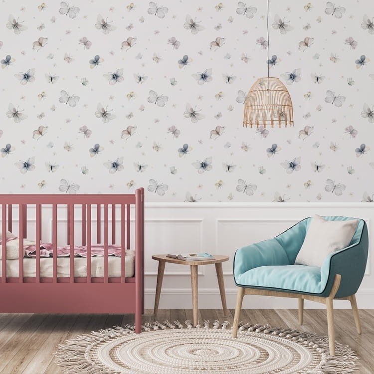 Tapeta w delikatne pastelowe motyle na jasnym tle, subtelna tapeta do pokoju dziecka w stylu skandynawskim i boho 4rooms