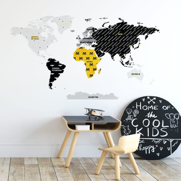 Mapa Swiata z superbohaterem1.jpg