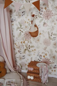 tapeta-queen-of-the-garden-dekorillo-scaled.jpg