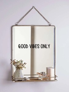Napis good vibes only.jpg