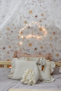 Tapeta-Kwiaty-Boho-Zgaszona-biel-Dekorillo-scaled.jpg