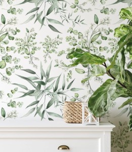 Biala-tapeta-w-zielone-liscie-idealna-do-delikatnego-wystroju-pomieszczenia.jpg