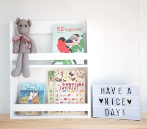 Biblioteczka wąska 2.jpg