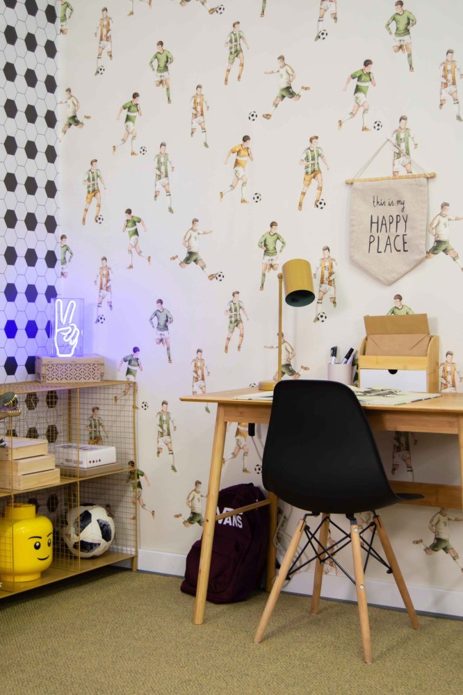 Tapeta piłka nożna kremowa 1.jpg