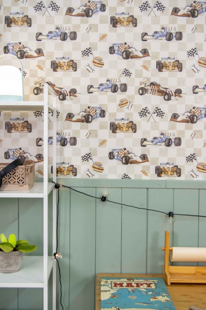 Tapeta na ścianę wyścigówki - beżowa.jpg