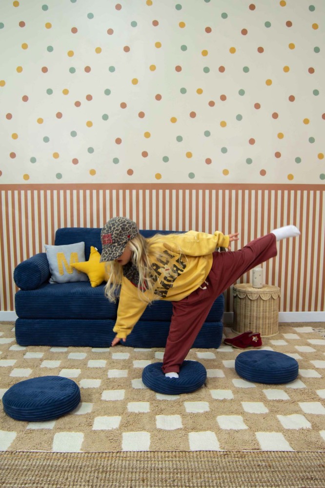 Tapeta w paski i kropki – Bouncy Dots – mural 3.jpg