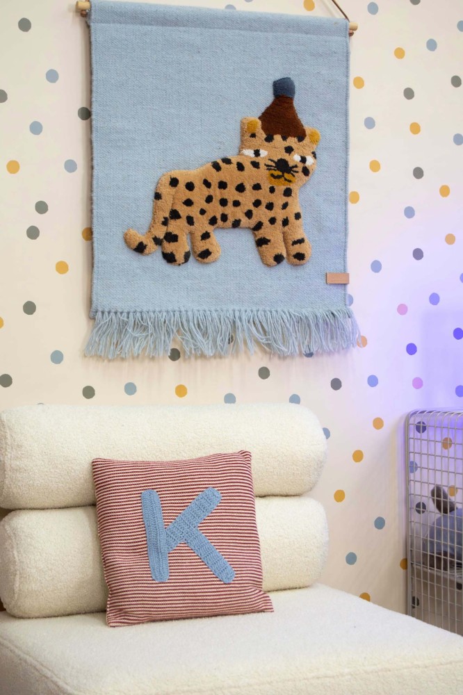 Tapeta w niebieskie kropki – Bouncy Dots.jpg