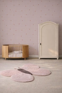 tapeta-w-kratke-i-serca-wrzosowa-4rooms.webp
