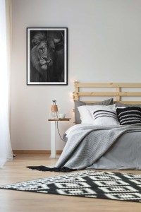 Czarno-biały plakat z połową lwa i połową byka, nowoczesna dekoracja ścienna w stylu loft, minimalistyczna grafika zwierzęca do salonu lub biura 4rooms