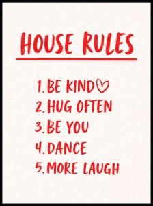 Plakat „House Rules” z czerwonym napisem na jasnym tle, dekoracja ścienna z zasadami domu do salonu, kuchni lub jadalni 4rooms