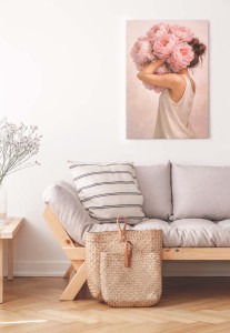 Plakat Dziewczyna z Piwoniami – Romantyczna Grafika Kwiatowa | 4rooms