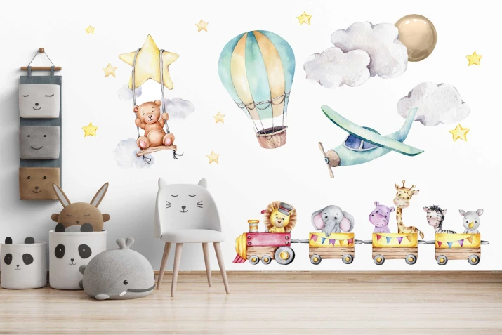 Naklejka ścienna dla dzieci - Przygoda zwierzątek