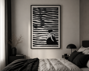 Plakat, Dziewczyna z kieliszkiem - czarno biała 4rooms