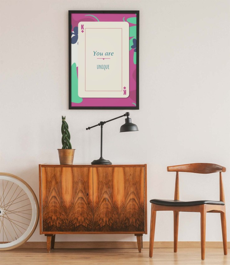 Kolorowy plakat You Are Unique 4rooms z motywem karty do gry w odcieniach różu, zieleni i granatu