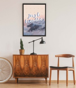 Plakat Just Breathe 4rooms z górskim krajobrazem, chmurami i motywacyjnym napisem