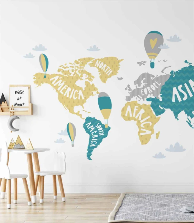 Naklejka-pastelowa-mapa-swiata-z-balonikami---wizualizacja.webp