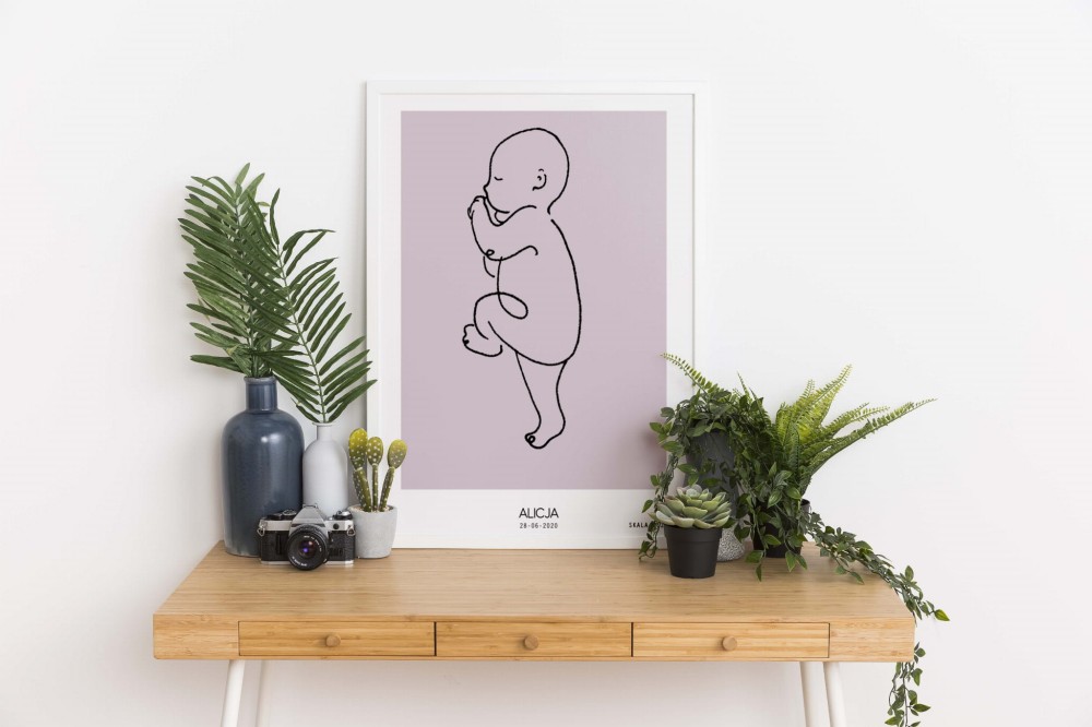 Dziecko rozowe 2 w ramie.jpg